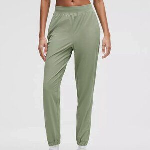NWT Lululemon Adapted State HR Jogger Regular Sz 2 Green